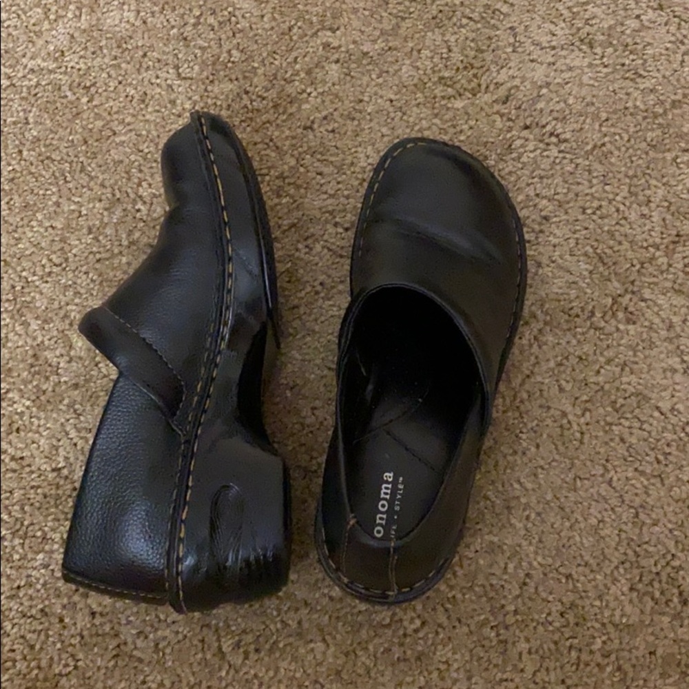 Black leather clogs!!